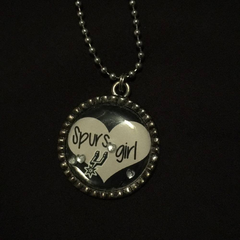 For the Spurs fans. Spurs girl necklace